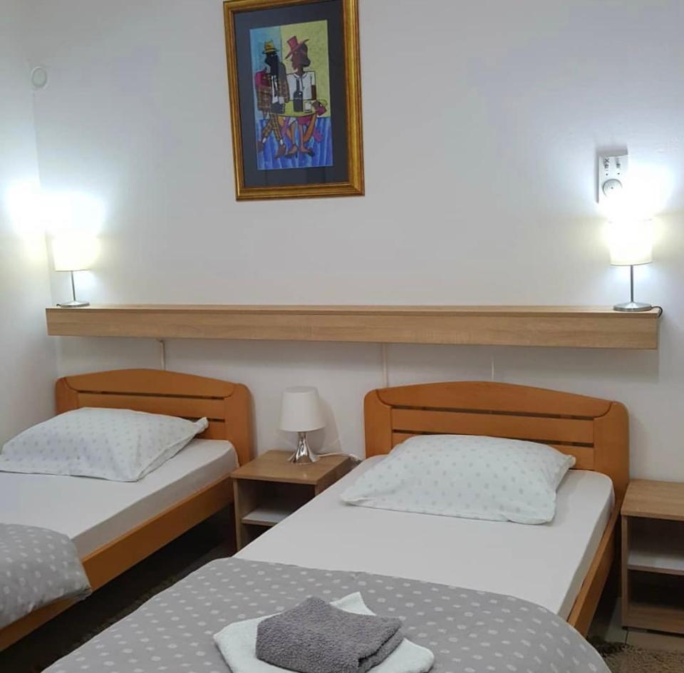 Guesthouse Vladimir & Ana Pancevo Exterior photo